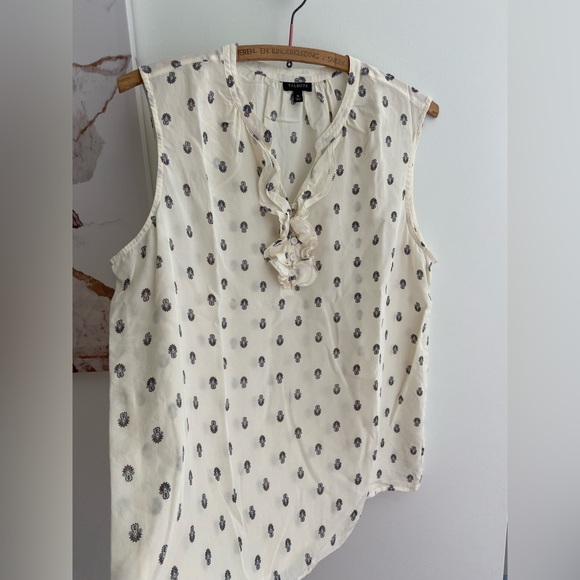 100% Silk TALBOTS Sumptuous Ruffle Front Sleeveless Blouse in Ivory - Picture 9 of 10